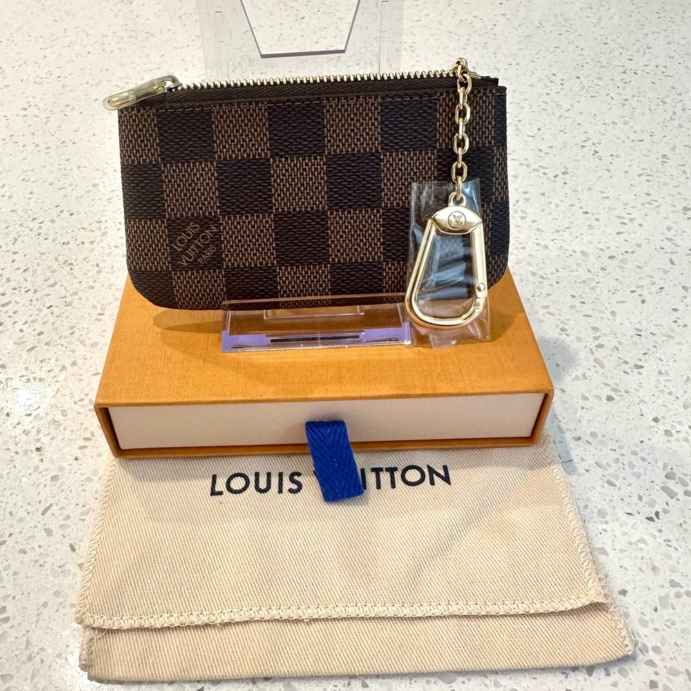 Louis Vuitton Damier Ebene Key  w/ COA